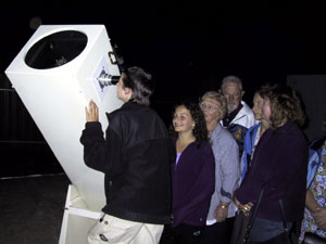 A group viewing through the 15" Dobsonian at Stockport Observatory